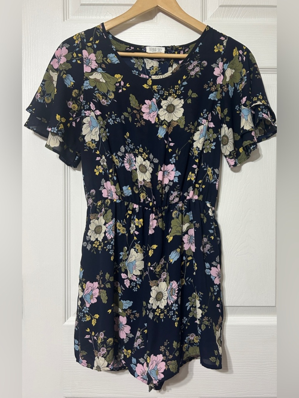Sienna Sky Navy Blue Floral Shorts Romper Flutter Sleeves Pockets Size S